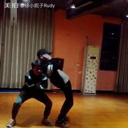 皮皮虾我们走舞蹈视频,跟随视频一起摇摆