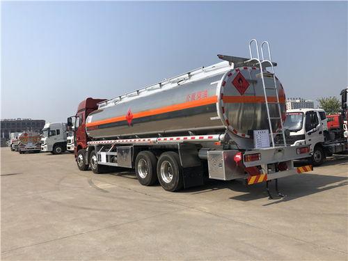 罐车视频,罐车事故现场惊险瞬间