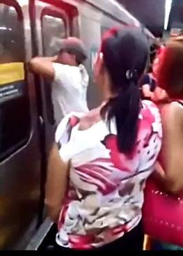 男女叉下身视频,情感交织下的身体语言